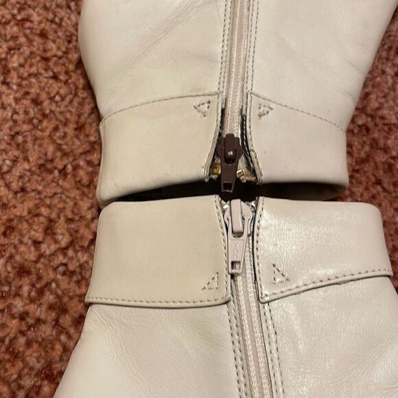 White Mountain Paramount Square Toe Zip Up Ankle Boots. Off White 8 - Picture 10 of 10